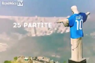 Статую Христа в Рио «одели» в футболку итальянской сборной, священники подали в суд