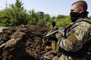 В Донецкой области граница с Россией взята под контроль вооруженными людьми, захвачено здание почты
