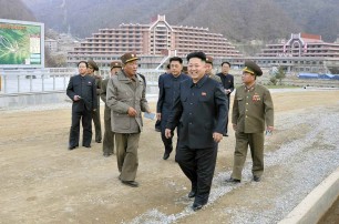 Ким Чен Ын выругал синоптиков за неточности в прогнозах