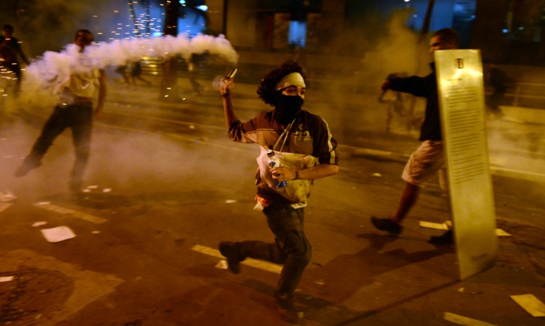 На улицах Сан-Паулу манифестанты столкнулись с полицией