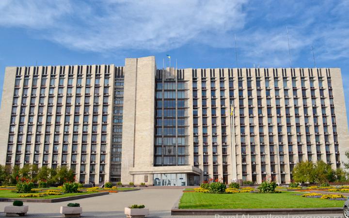 Порошенко поручил временно перенести Донецкую ОГА в Мариуполь