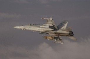 Американские истребители начали разведывательные полеты над Ираком