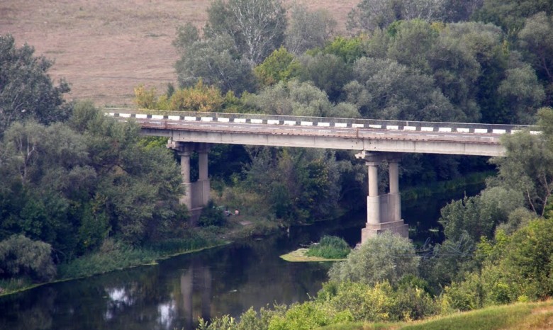 Силовики взяли под контроль мост через Северский Донец под Луганском