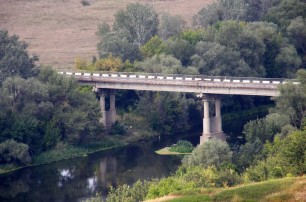 Силовики взяли под контроль мост через Северский Донец под Луганском