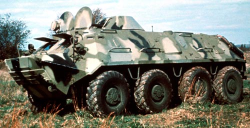 В Луганске вооруженные ЛНРовцы угнали БТР-60 с автобазы милиции