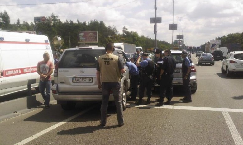 В Киеве водители устроили драку со стрельбой