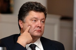Порошенко обсудил ситуацию на Донбассе с Путиным, Меркель и Олландом