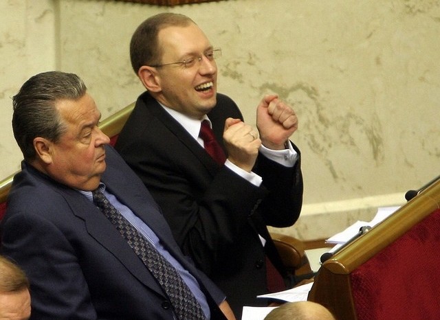ВАСУ разберется с легитимностью Яценюка как премьер-министра