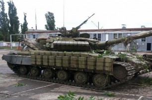 Украинские военные захватили танк ополченцев