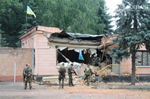 ДНРовцы расстреляли из танка военную базу в Артемовске