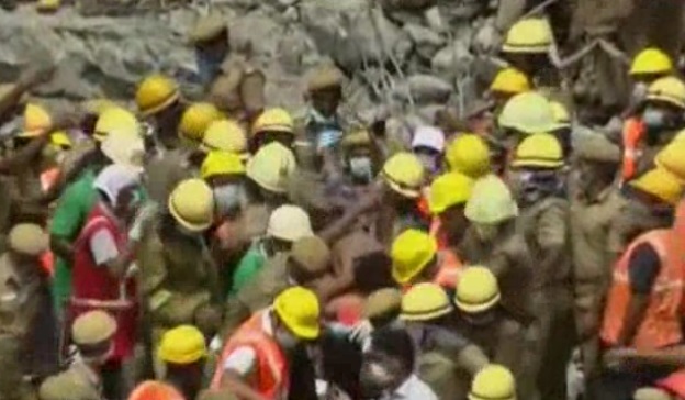 Обрушение дома в Индии унесло жизни 19 человек