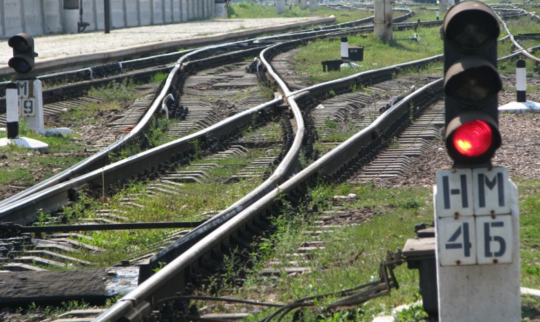На участках Донецкой железной дороги прогремели взрывы