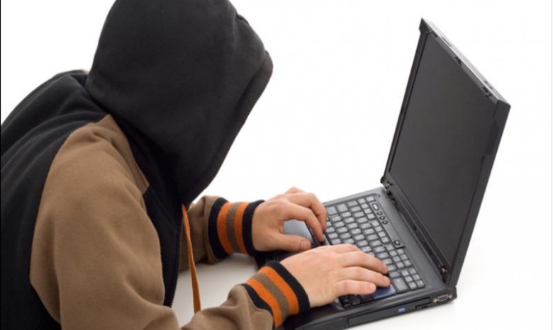 Международные хакеры объявили охоту на клиентов «Приватбанка»