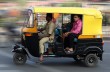 На улицах Дели появятся электрические рикши