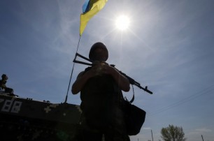 Армия не может наступать на Славянск из-за угрозы подрыва химикатов - Куницын