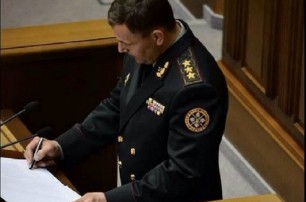Новый министр обороны подписал присягу ручкой с закрытым колпачком