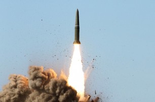 Северная Корея запустила ракеты в сторону Японии