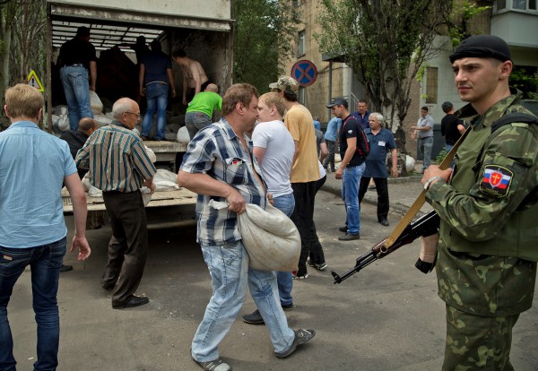 Власти ДНР запретили вывозить продукты из Донецка