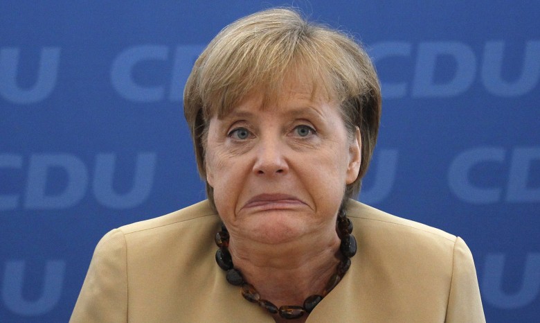 Меркель призывает Киев к переговорам с Донбассом