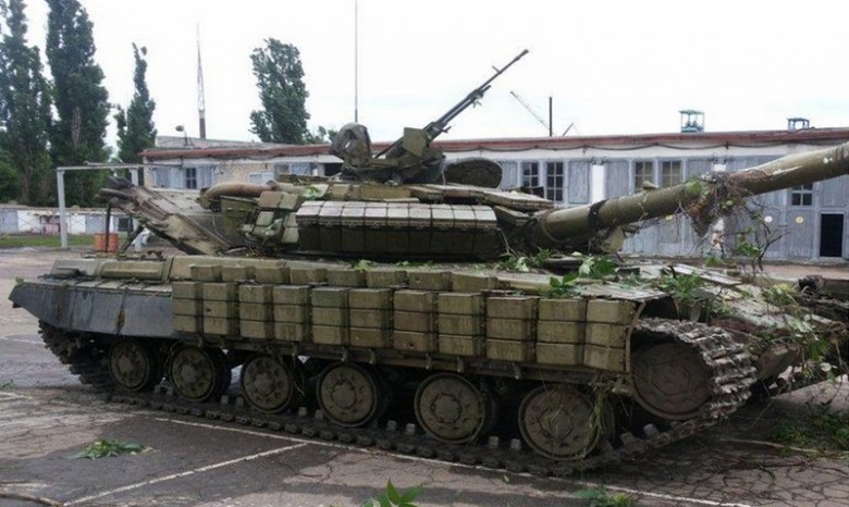 Танки ДНР наступают на позиции Нацгвардии возле села Тараны