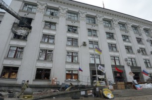 Жителям Луганска рекомендуют не выходить на улицу