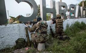 В Луганске обстреляли 10 жилых домов