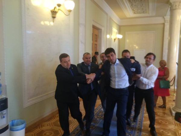 Депутаты повторно вышвырнули Левченко из Рады