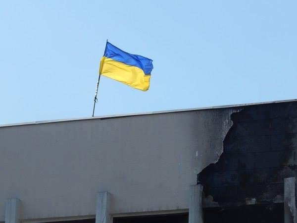 Украинские военные подняли флаг над Северодонецком