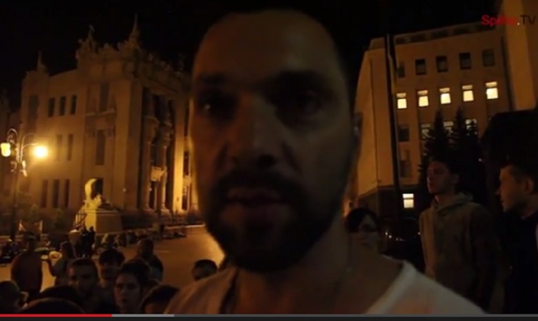 Ночью в Киеве под Администрацией Президента прошел митинг