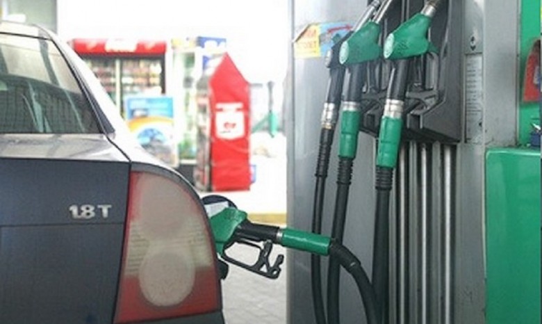 Продажи бензина на украинских АЗС упали на 20%