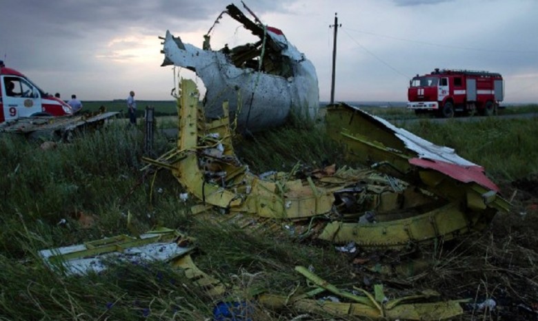 Найдена еще одна часть Боинга 777 и тела нескольких жертв