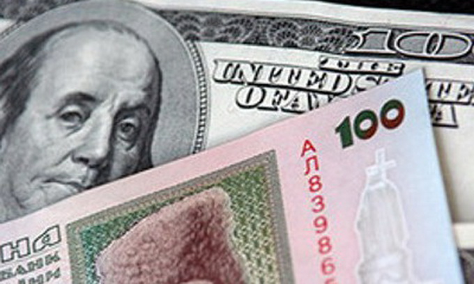 Доллар резко подорожал из-за отсрочки кредита МВФ - эксперт