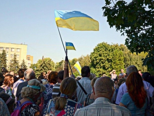 В Славянске состоялось шествие в поддержку единства Украины