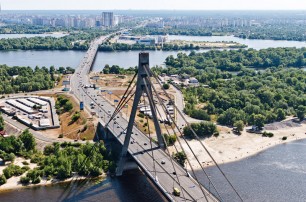 С 15 сентября на Московском мосту выделят полосу для общественного транспорта