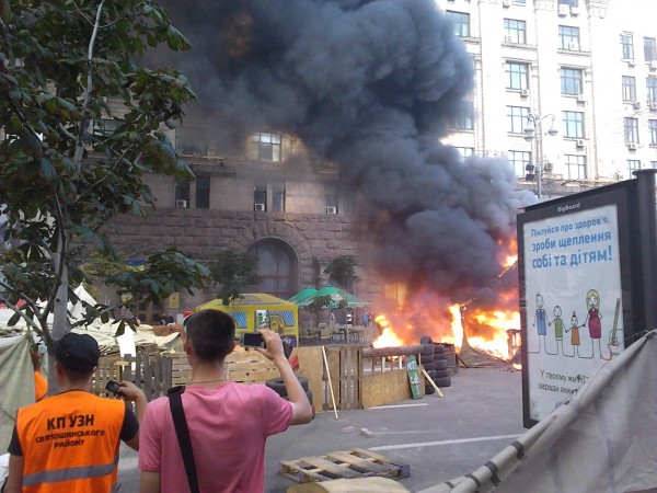 На Майдане милиция задержали вооруженных защитников баррикад
