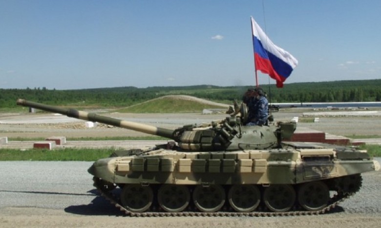 Российская бронетехника въехала в Украину - штаб АТО