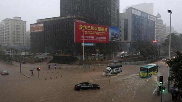 В Китае из-за наводнения погибло 27 человек