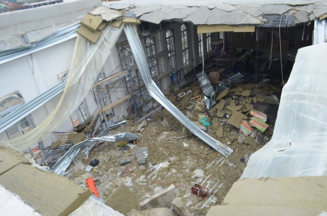 В Севастополе обвалилась крыша недостроенного кадетского училища, около 20 раненых