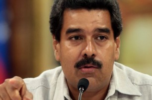 В Венесуэле правительство добровольно сложило полномочия