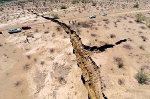 На севере Мексики землю расколола огромная трещина