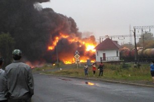 В Черкасской области взорвался поезд с нефтепродуктами
