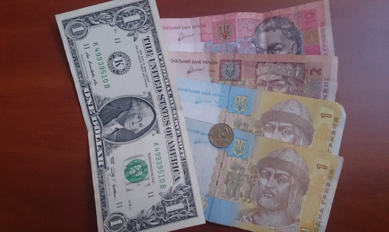 Доллар «пробил» историческую отметку в 14 грн и рвется дальше