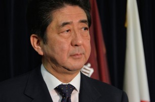 Японское правительство сделало «харакири» полным составом