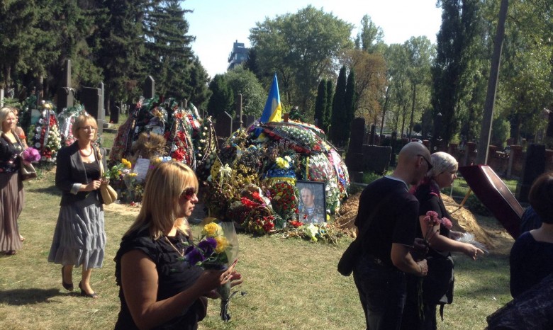 На Лукьяновском военном кладбище похоронили первую жертву АТО