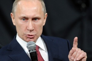 Путин приказал привести в полную боеготовность Восточный военный округ