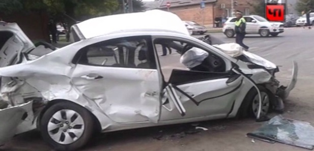 В Ростове броневик протаранил 5 автомобилей: 2 человека погибли