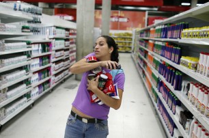 В магазинах Венесуэлы потребуют отпечатки пальцев