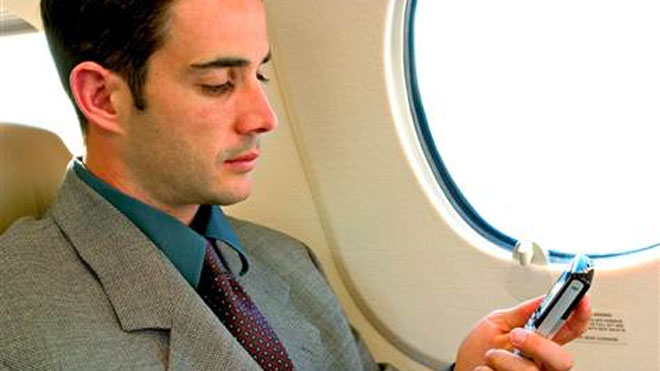 В европейских самолетах разрешили пользоваться «мобилками»