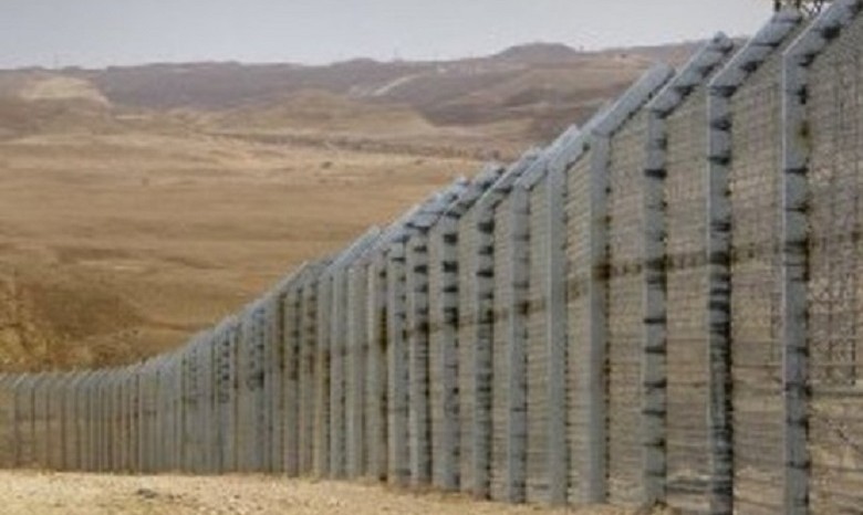 Переселенцы с Донбасса будут строить «Стену» на границе с Россией