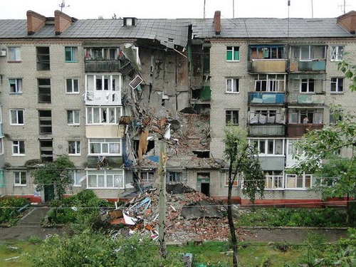 Жители Славянска требуют помощи на восстановление  жилья